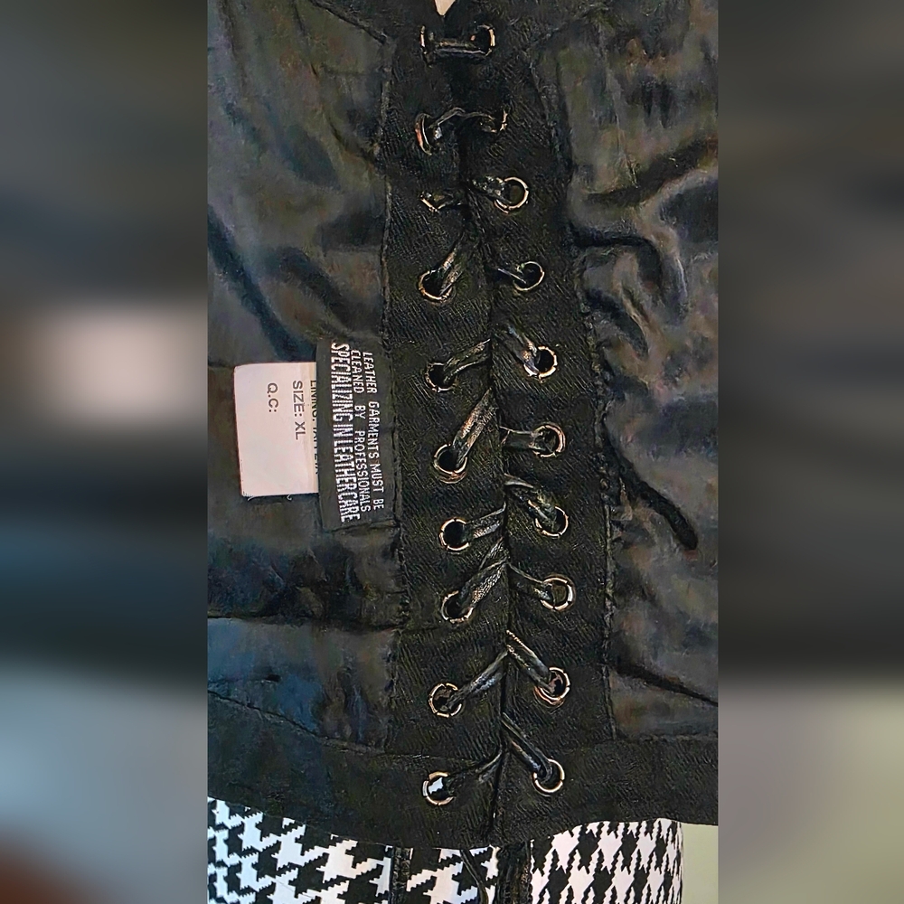 FIRST CLASSICS LADY RIDERS LEATHER VEST - Picture 9 of 14